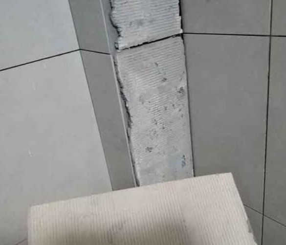 皋兰瓷砖空鼓维修公司分享下厨房瓷砖脱落的补救措施。